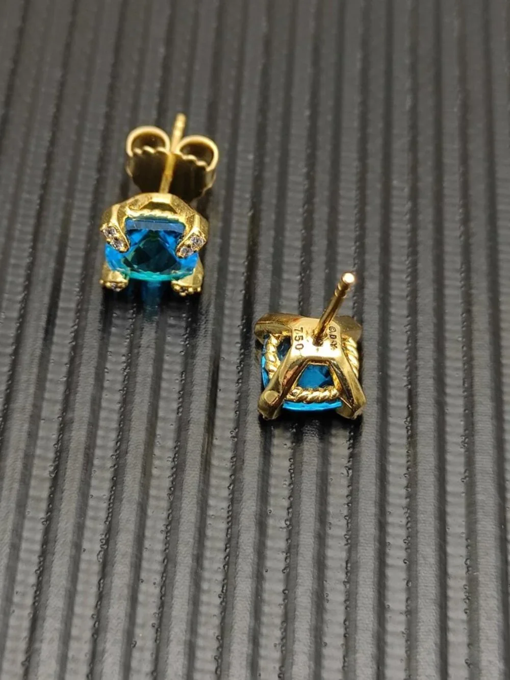🌟David Yurman🌟 Blue Diamond 8mm stud earrings